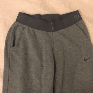 Nike gray women’s Dri-fit slim jogger XS